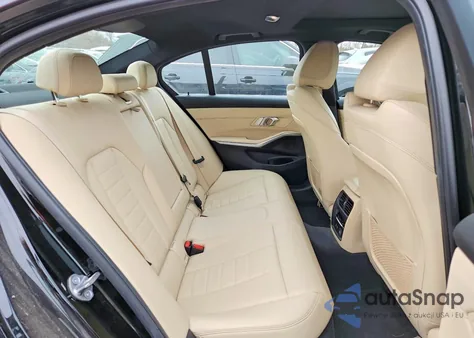 2019 BMW 330Xi z USA, uszkodzony, nr VIN WBA5R7C5XKAJ79377